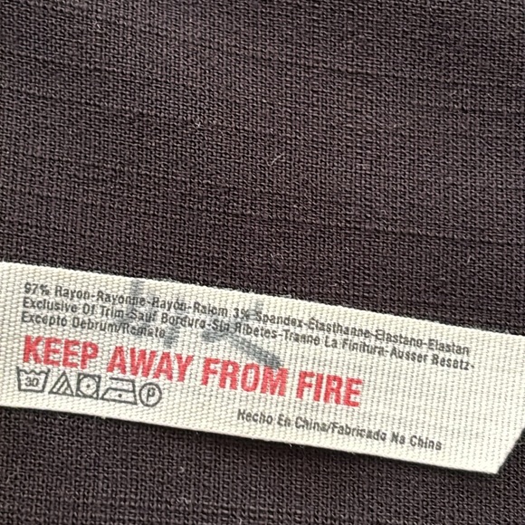 Black V-Neck Buttoned Women's Top - Picture 6 of 6